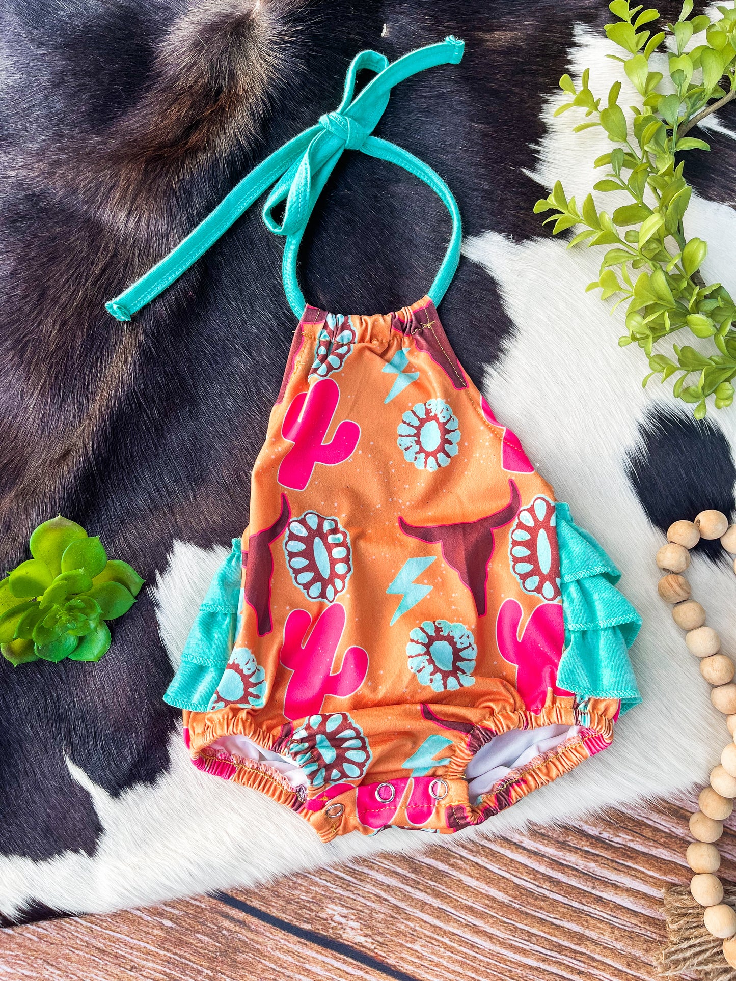 Bull Skull Turquoise Ruffle Bubble